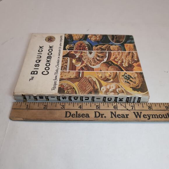 The Bisquick Cookbook 1964 First 1st Edition Betty Crocker Recipes Hardcover - Picture 10 of 10